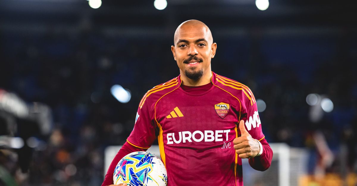 Malen Sets Record Pace as Roma Chase Champions League Spot