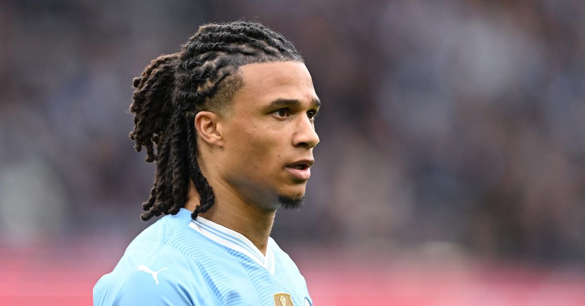 Defender Aké Offered to Roma as Manchester City Exit Looms