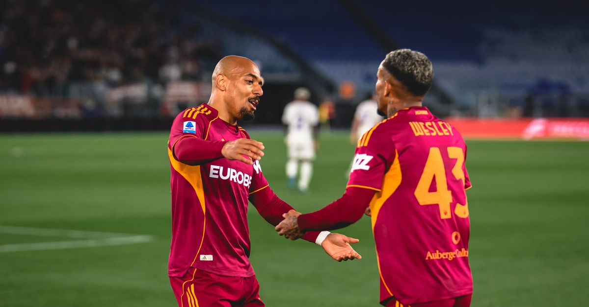 Roma demolish Fiorentina 4–0; Malen and Wesley earn widespread praise
