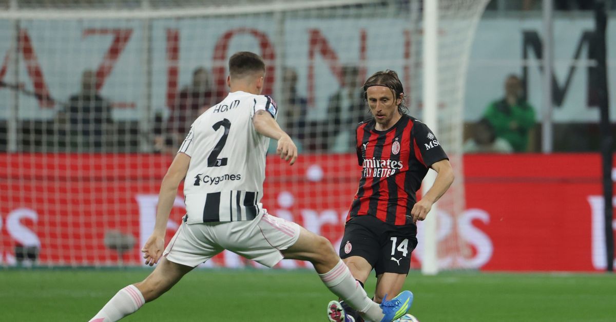 Milan draw 0-0 with Juventus; Roma closes gap to three points