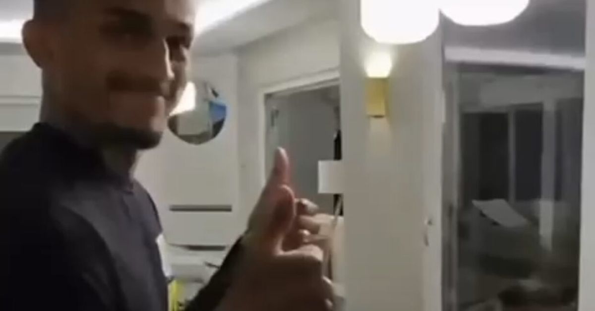 Wesley shows off cooking skills with a viral carbonara recipe