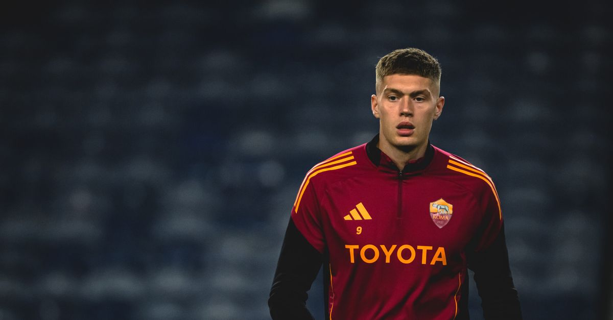 Dovbyk in Finland for thigh check-up ahead of group return