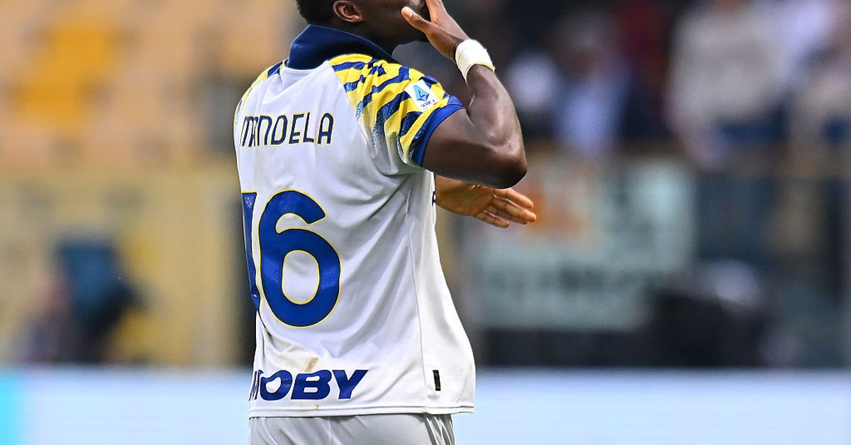 Keita scores first goal as Parma loses to Roma; striker dedicates goal to mother