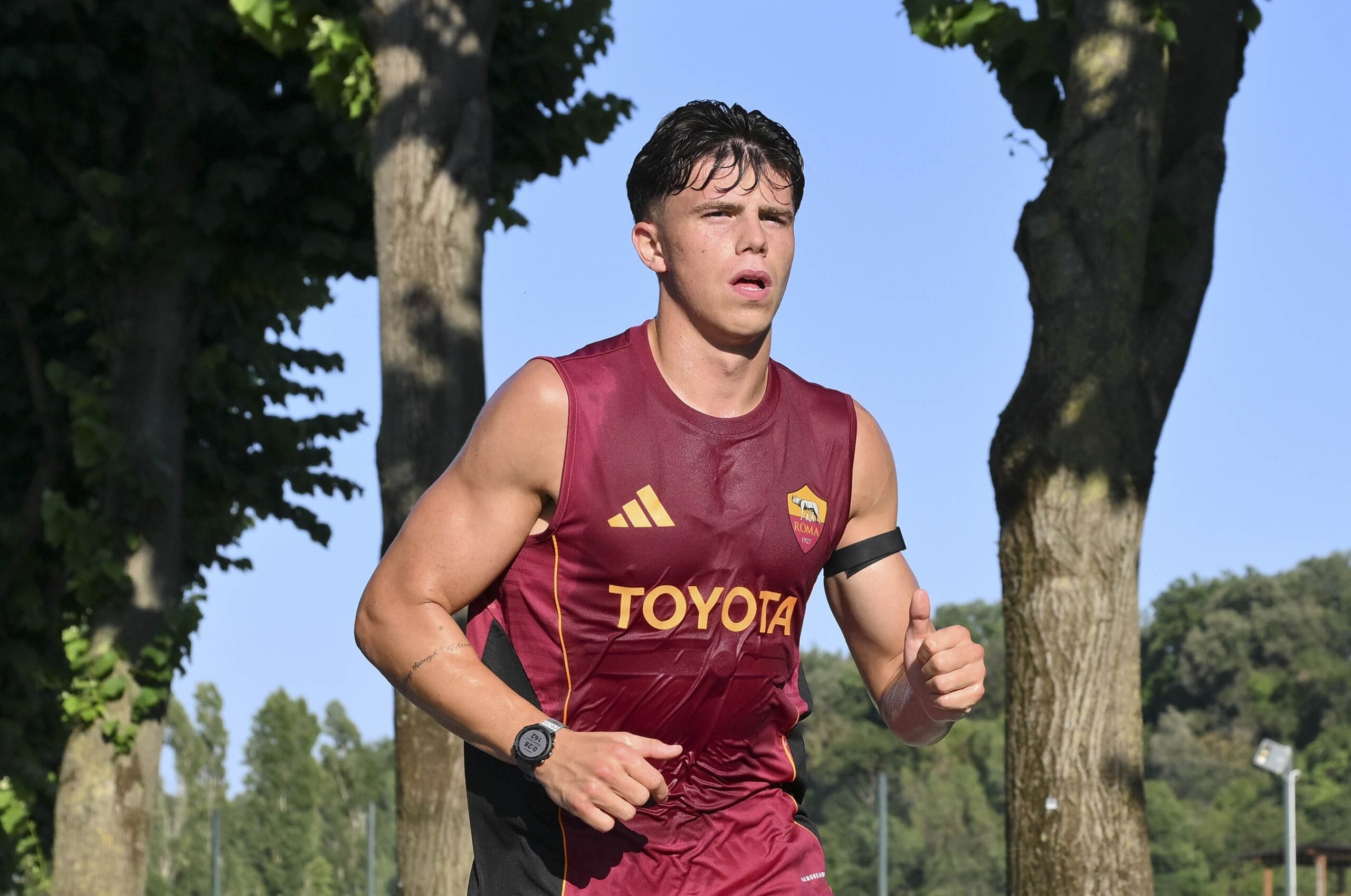 Roma wins transfer standoff with Cagliari over midfielder