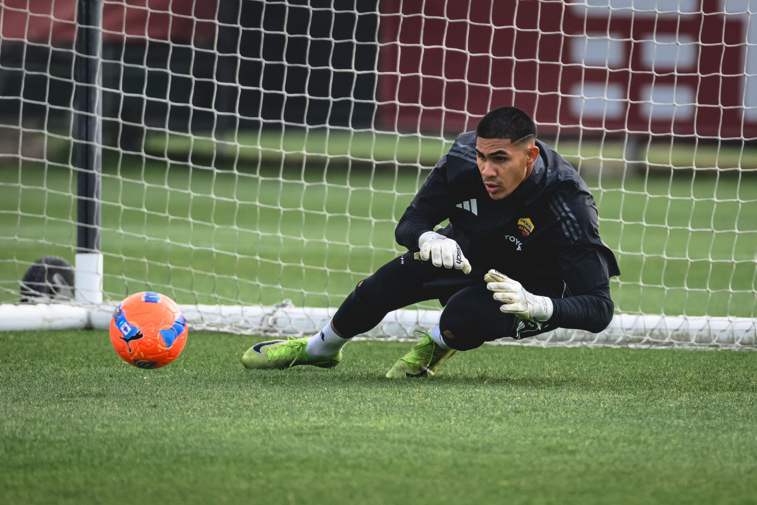 Besiktas end Vasquez loan, goalkeeper set to return to Roma