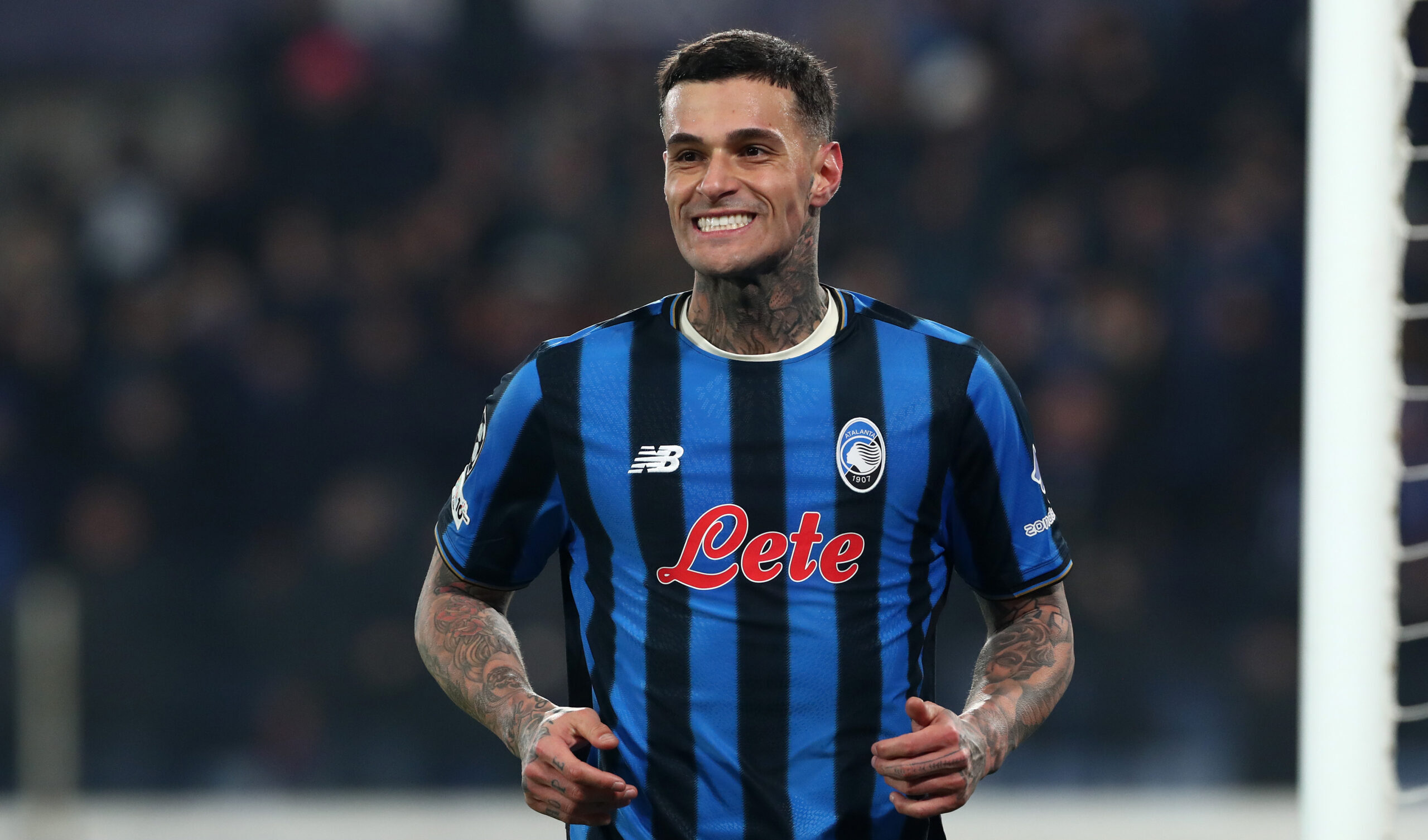 Scamacca puzzle: intrigued by Sarri at Atalanta, not for sale