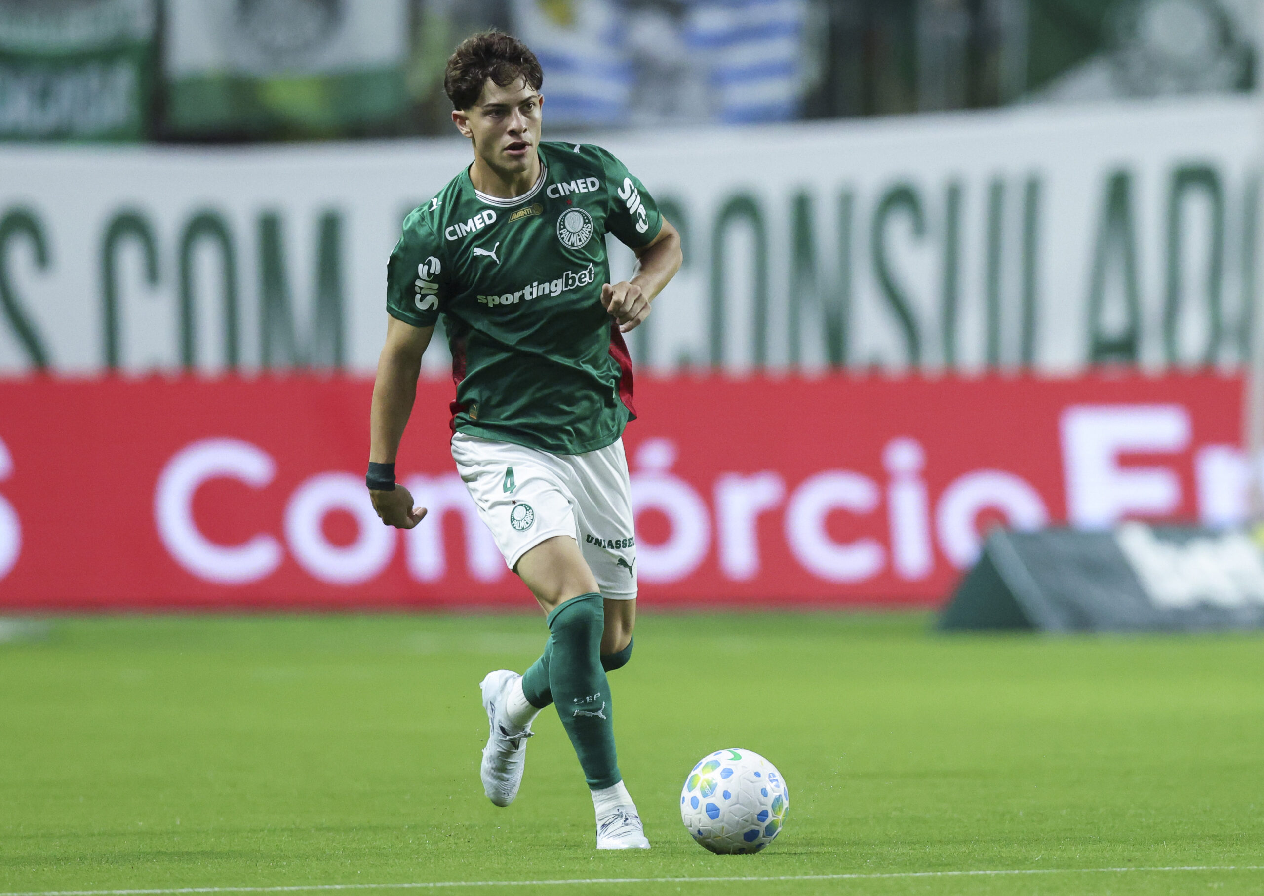Roma turn attention to South America for fullback, revive interest in Palmeiras' Giay