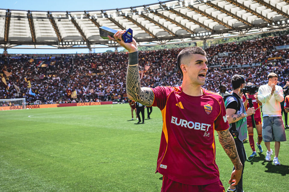 Mancini the derby hero: brace leads Roma past Lazio, contract extension to 2029 looms