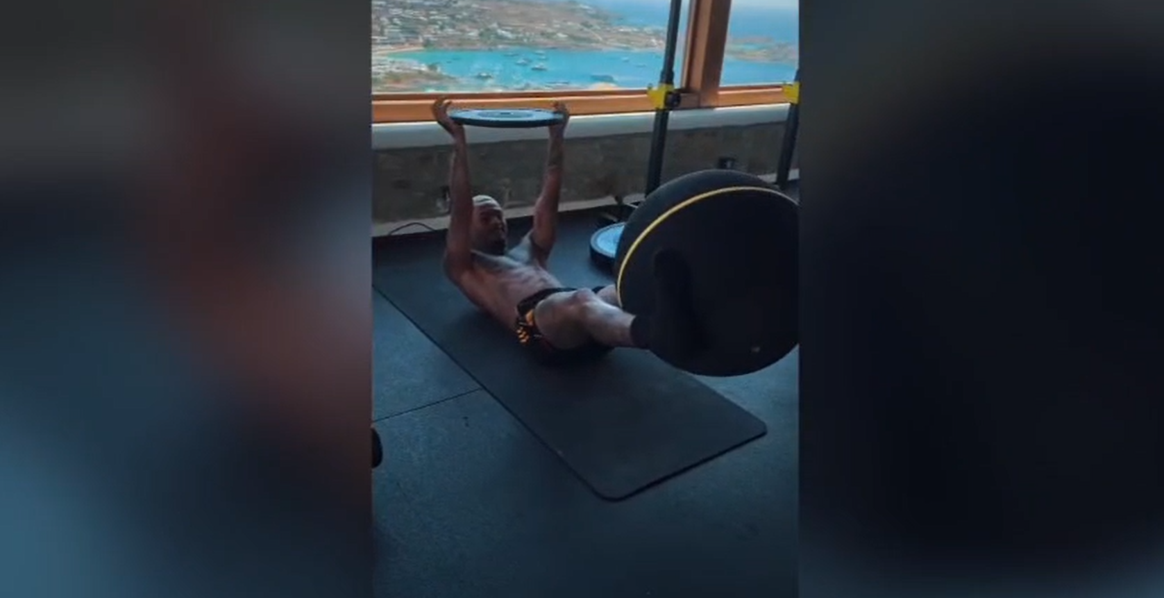Wesley continues training during Greek holiday ahead of new Roma season