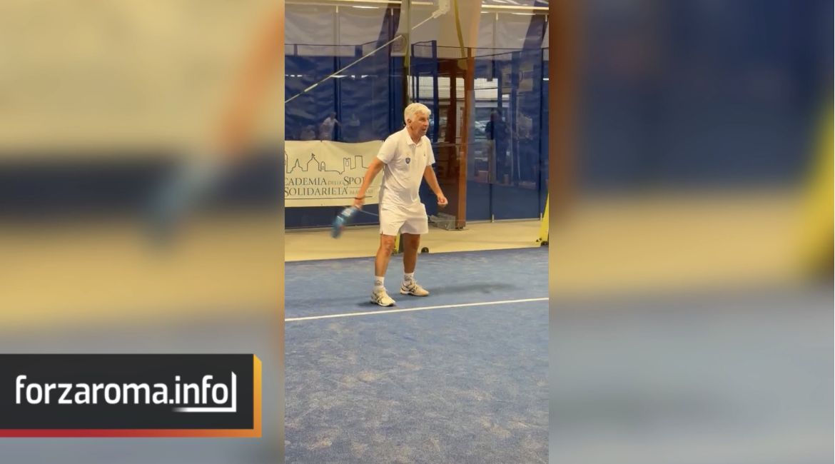 Gasperini tries his hand at padel tennis