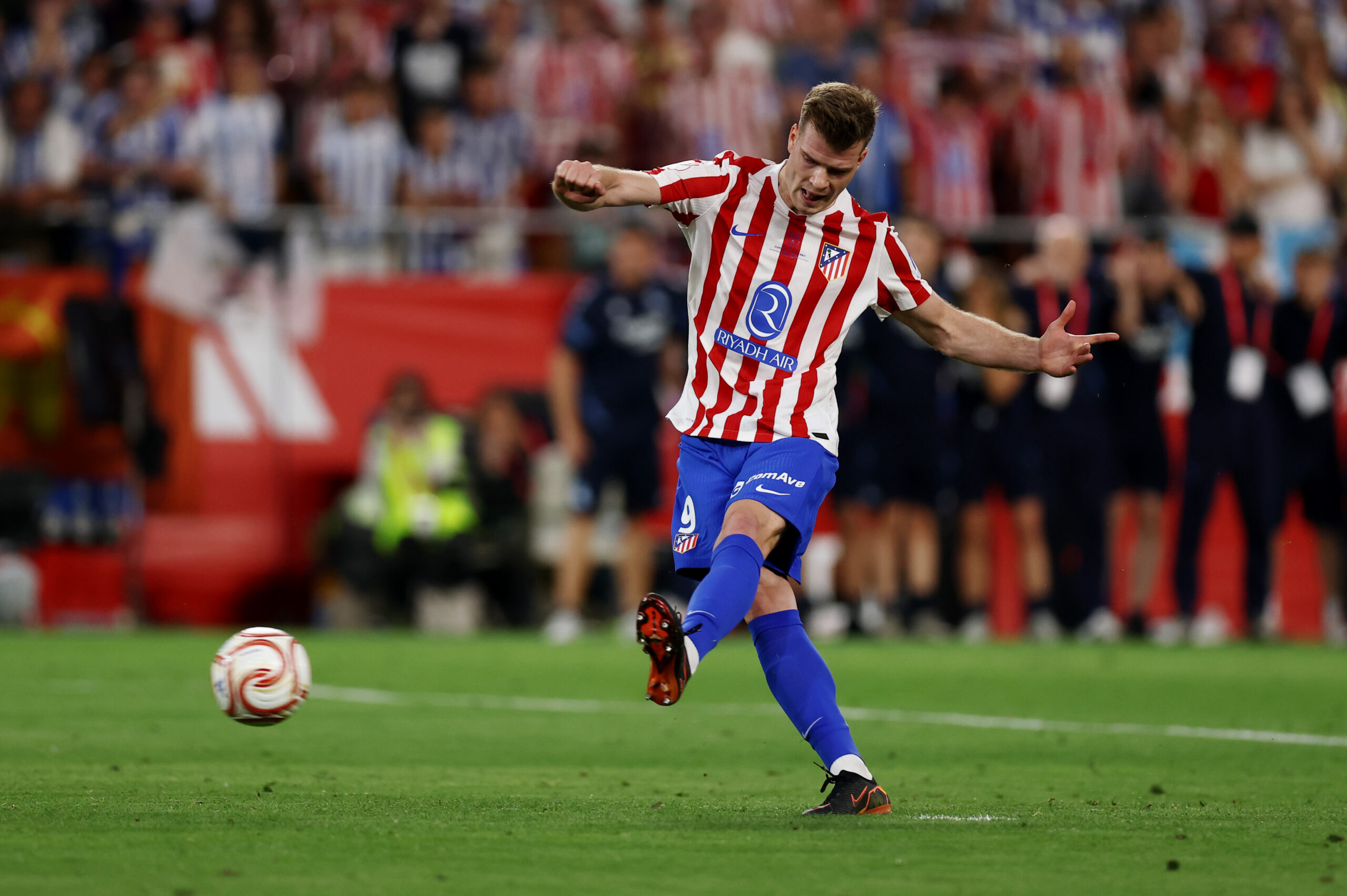 Atletico Madrid eyes Greenwood; Sorloth sale seen as key to funding move