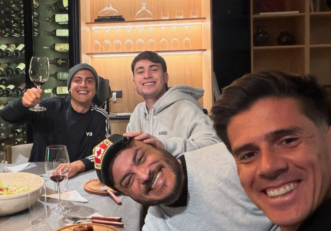 Soulé and Dybala reunite in Buenos Aires during summer break