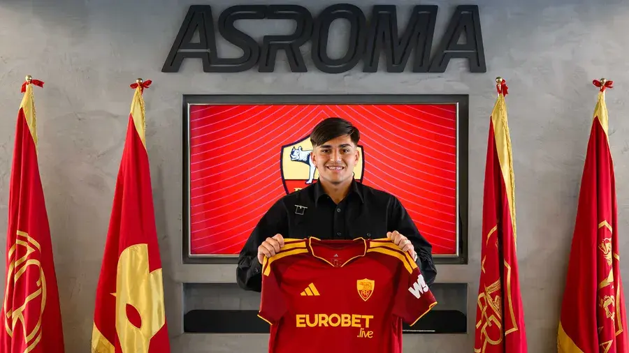 Santiago Castro arrives at Roma, takes number nine shirt