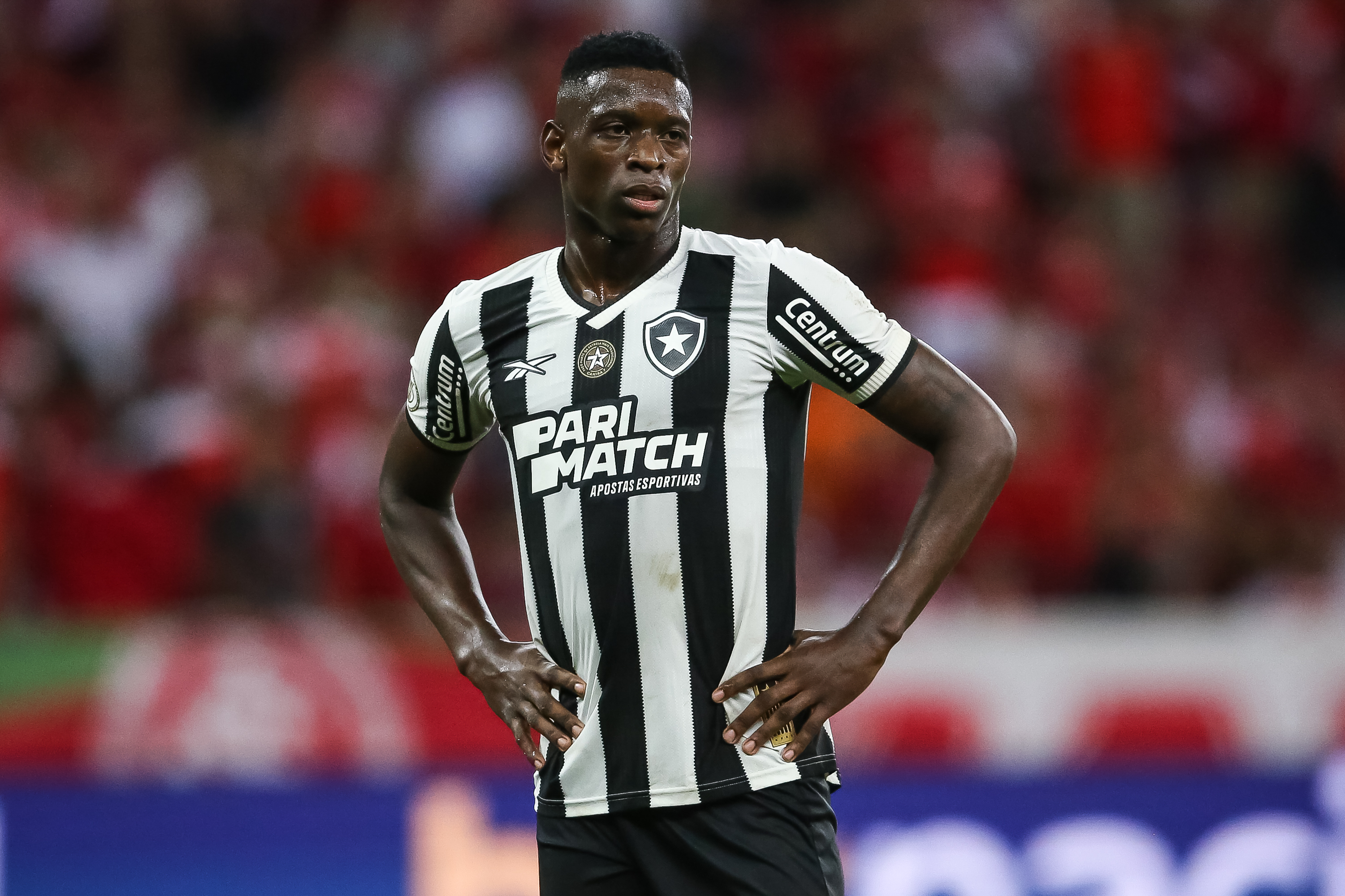 Roma push Luiz Henrique deal as Leweling and Gittens options fade