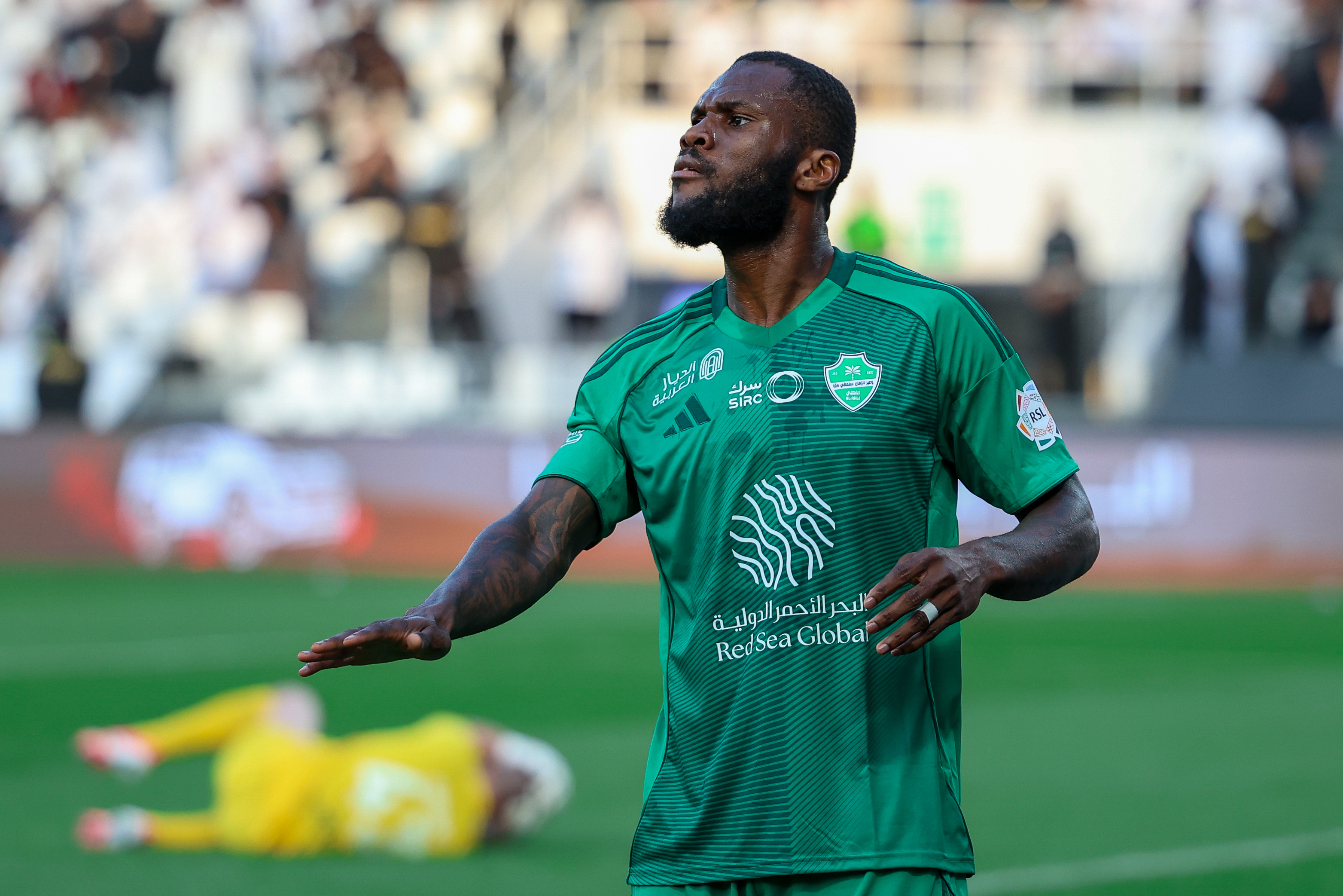 Roma move for Kessie in bid to beat Juventus; El Aynaoui may depart