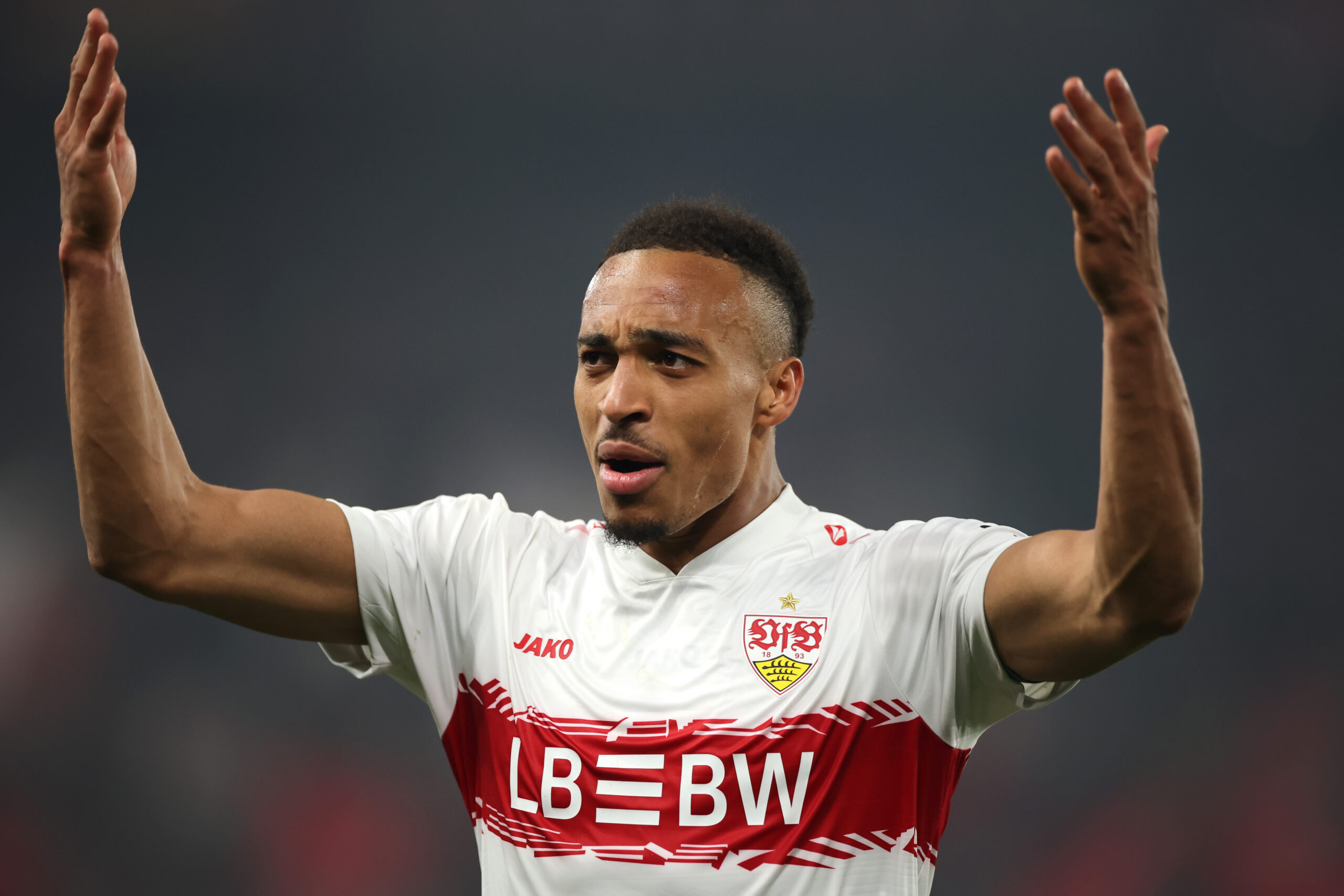Roma chase Luiz Henrique and Leweling as market tightens with two days left