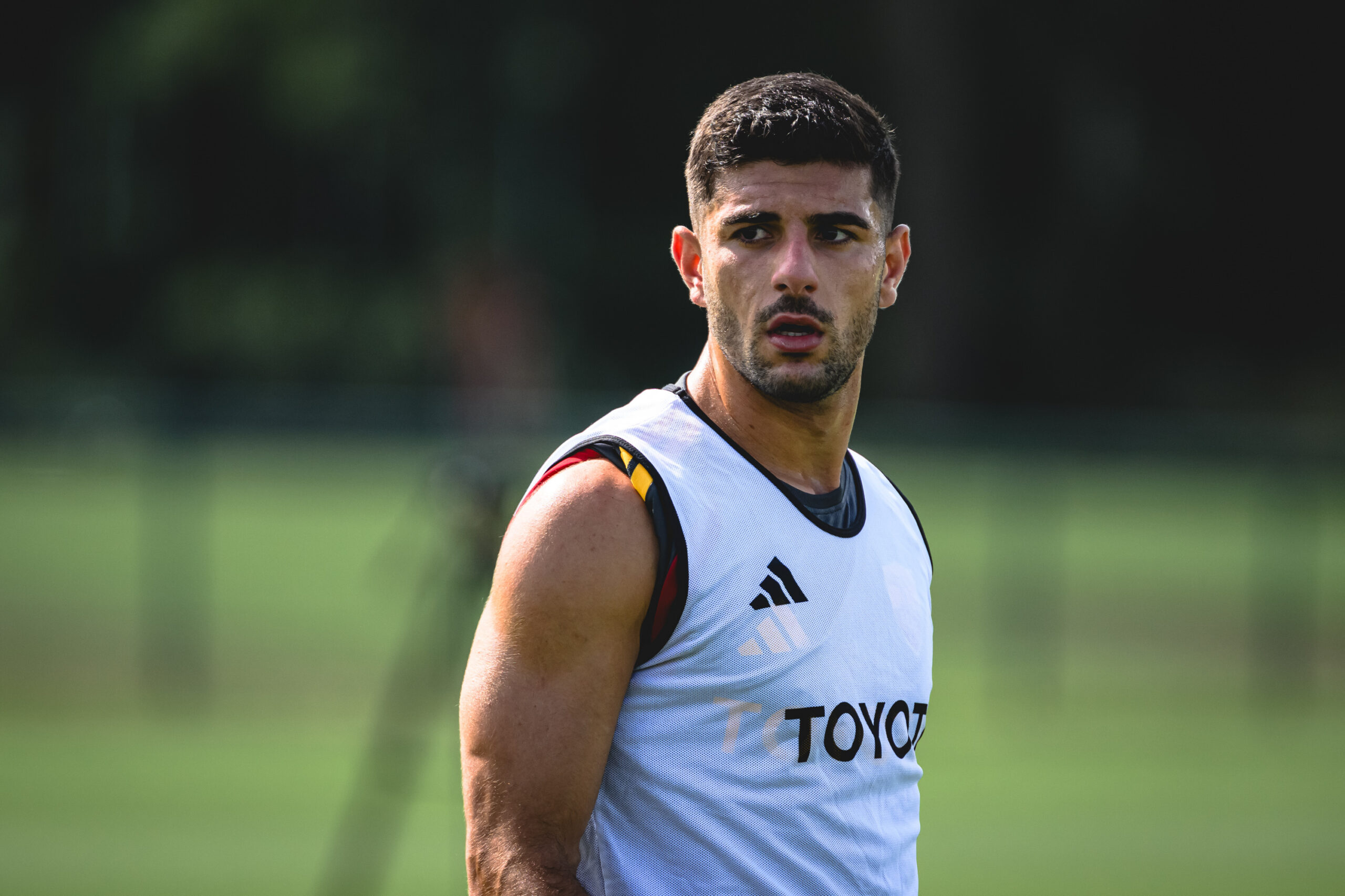 Koulierakis makes first impression as Wesley sidelined but not a concern; Roma pressing hard on Read
