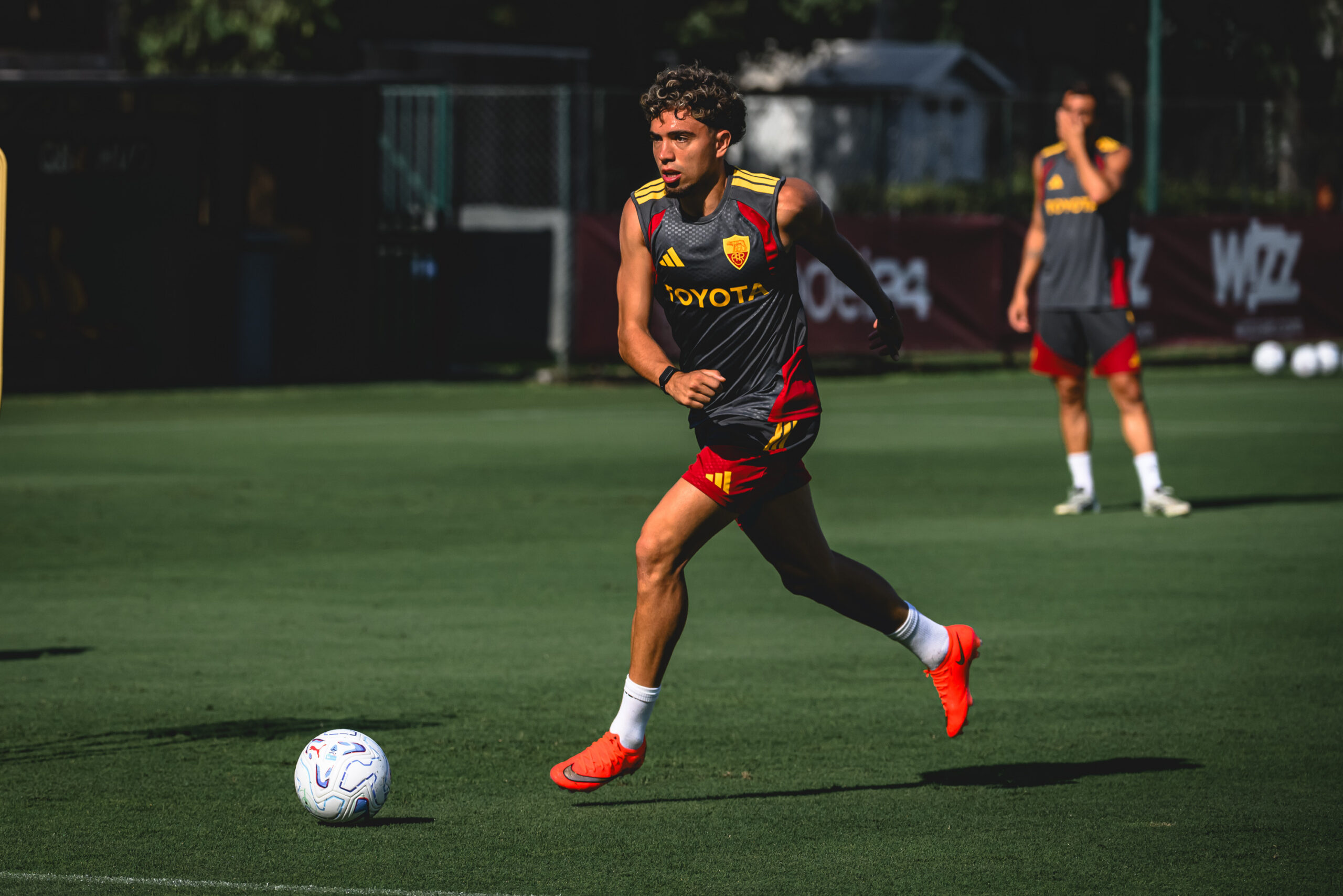 Vaz heading to Hull City; El Aynaoui among those Roma are willing to sell