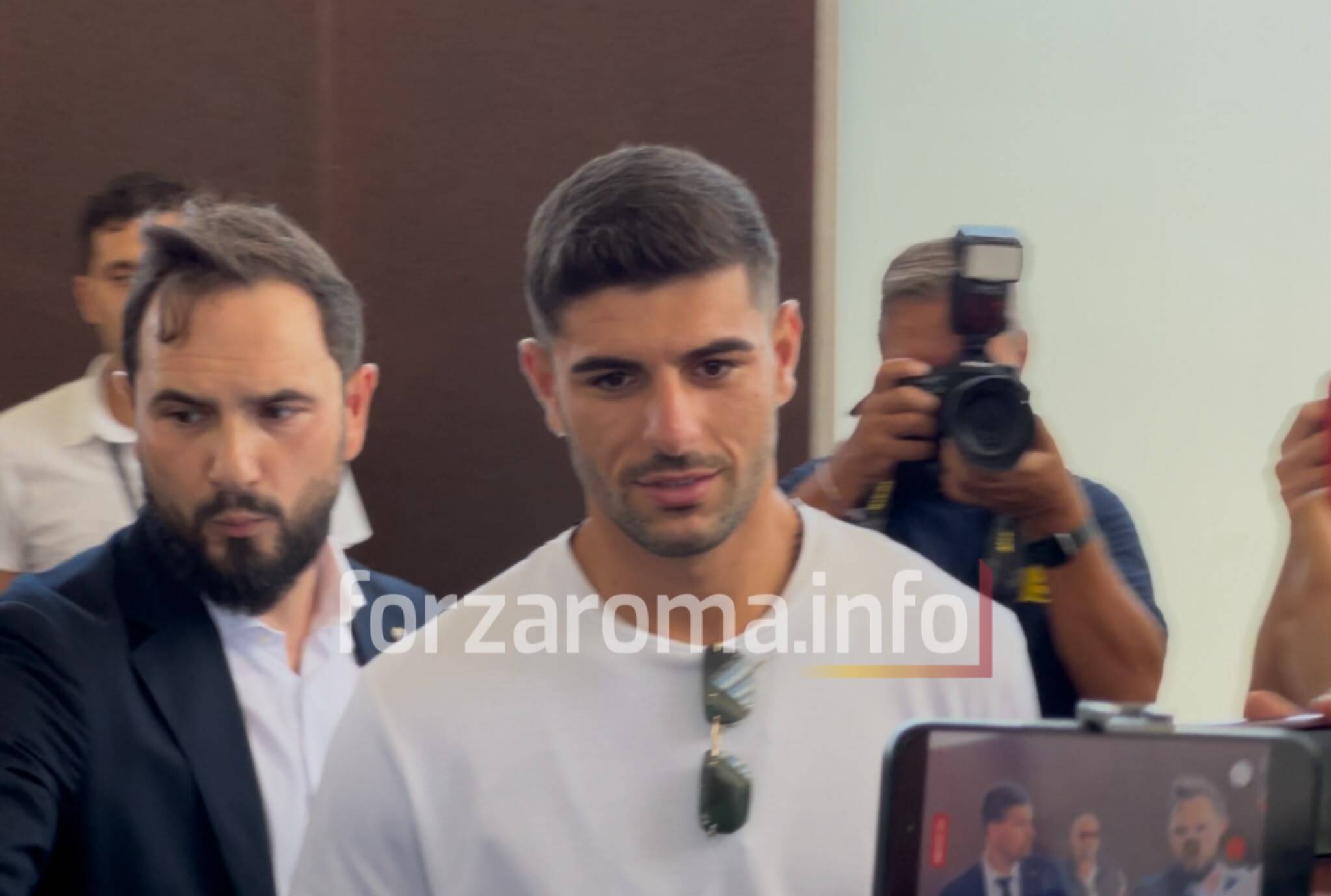 Koulierakis arrives in Rome for medical checks before Wales camp