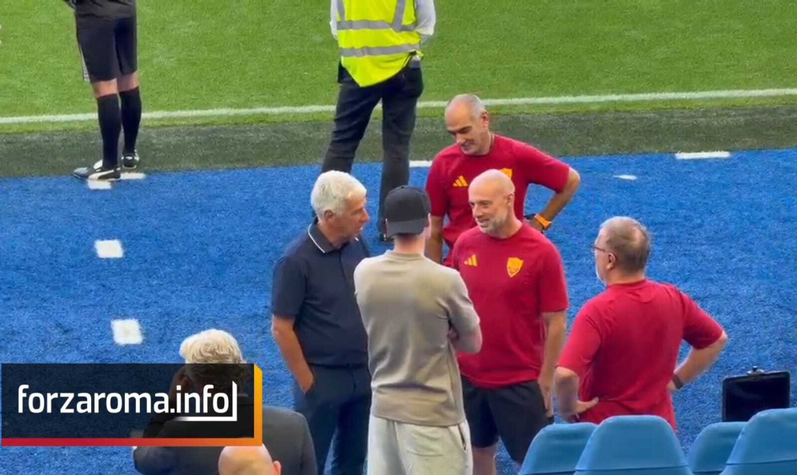 Ferguson greets Gasperini and Roma staff at Brighton