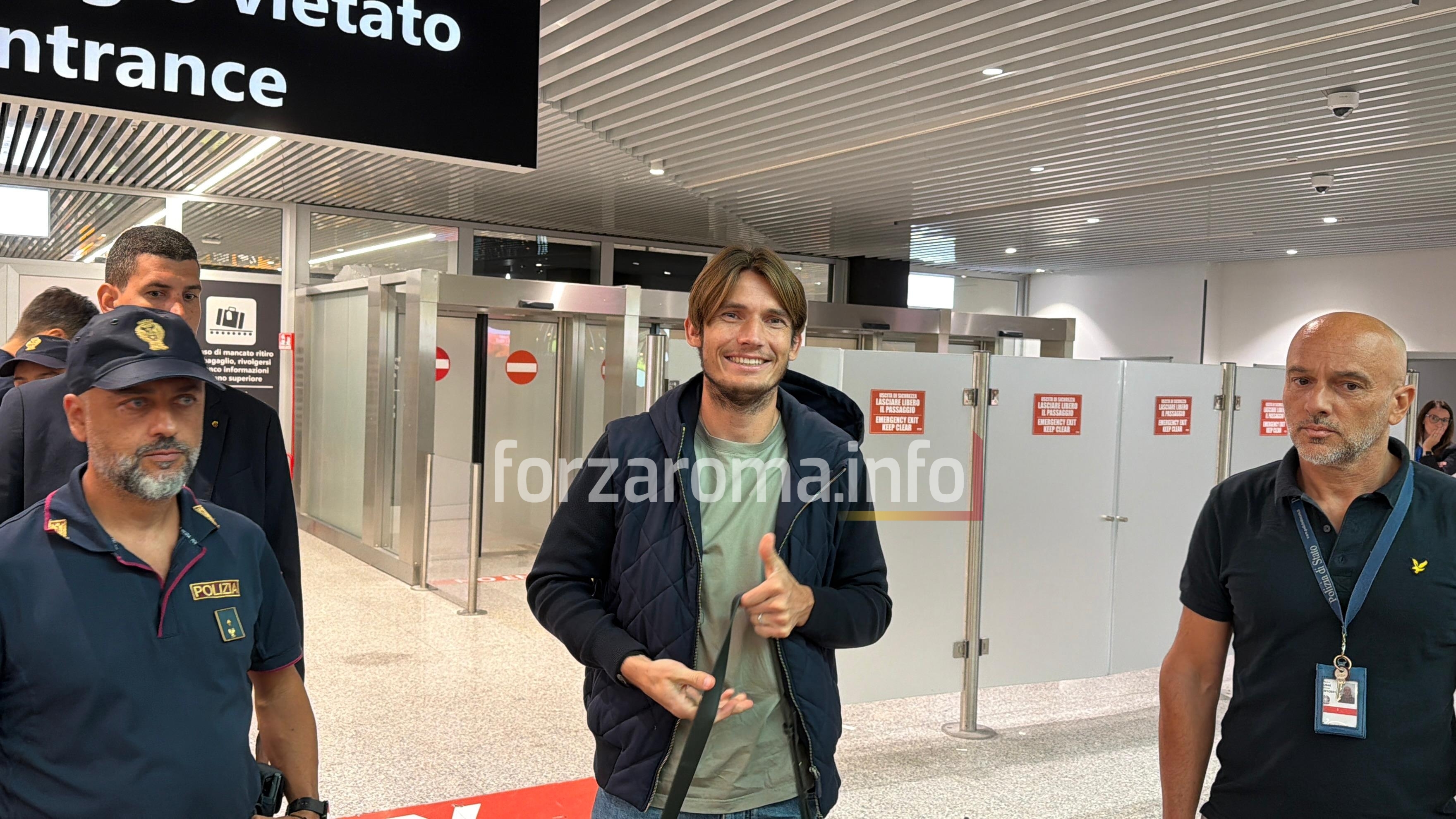 De Roon lands at Fiumicino at 12:10 today; Balerdi officially announced