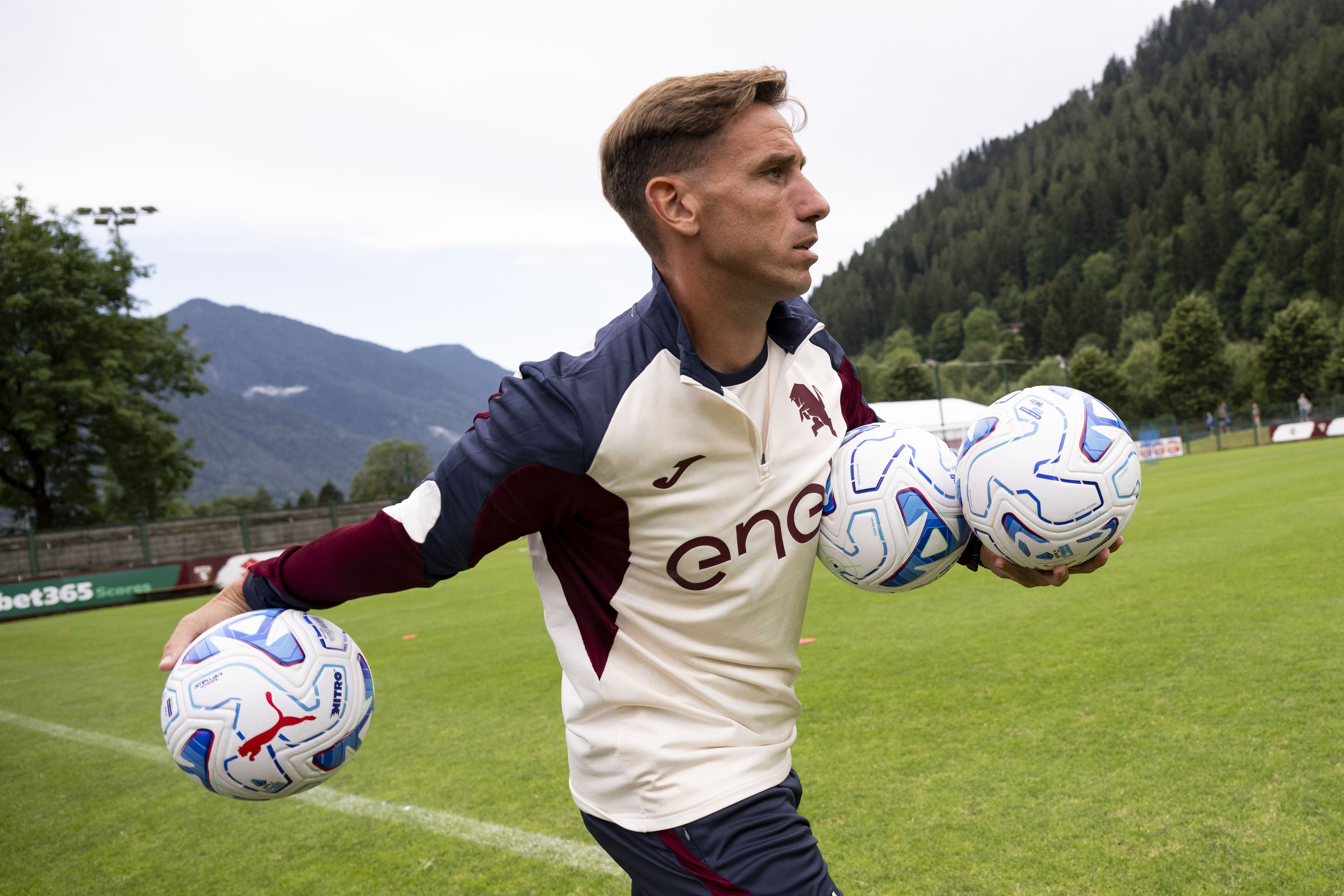 Biglia sent off as Torino protests cost them in Roma defeat
