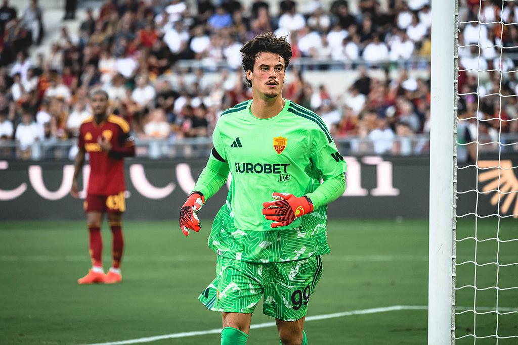 Svilar out for a month with foot stress fracture; Gollini to step in