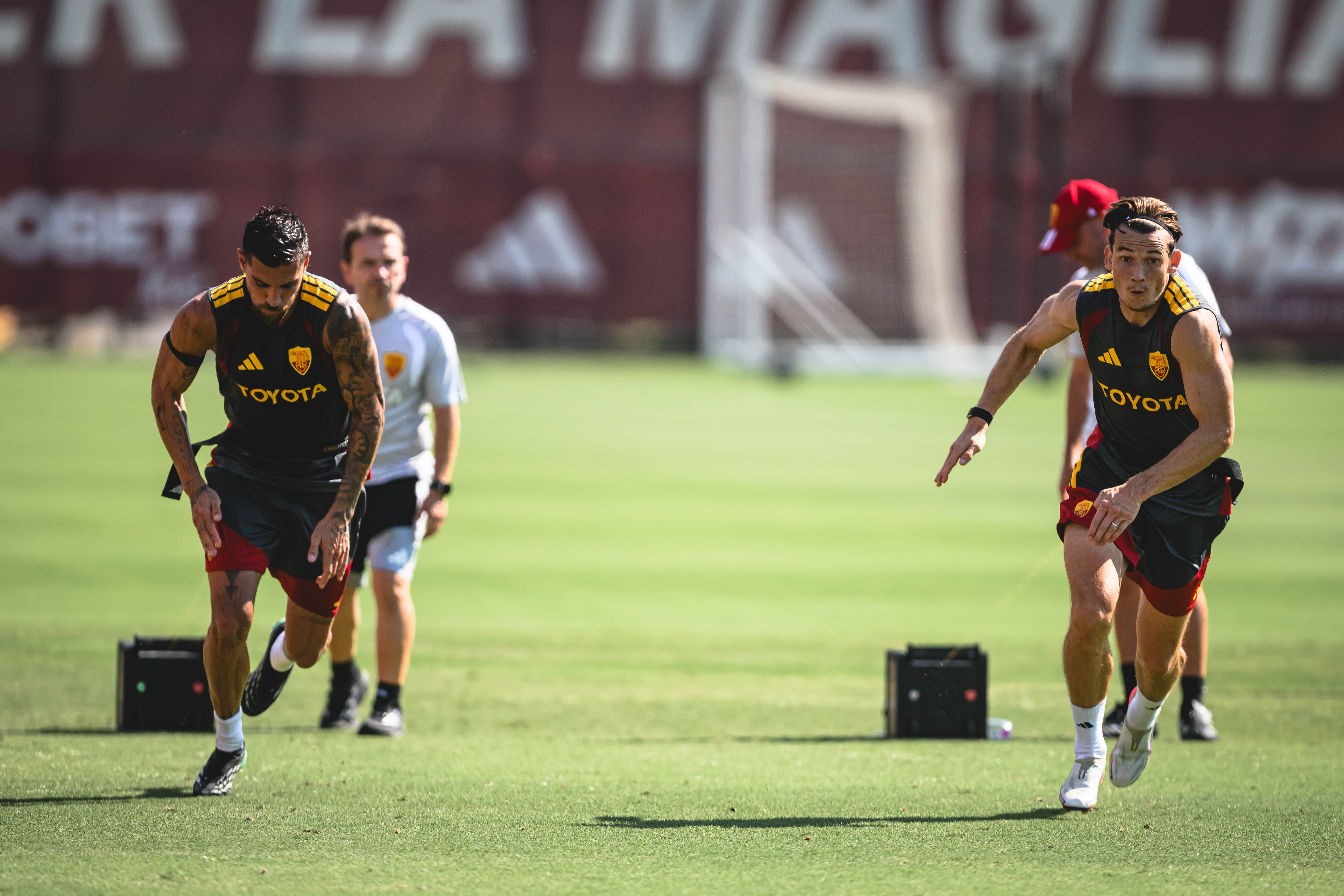 Roma di nuovo in campo: Malen e Wesley parzialmente in gruppo. Tornano i primi nazionali