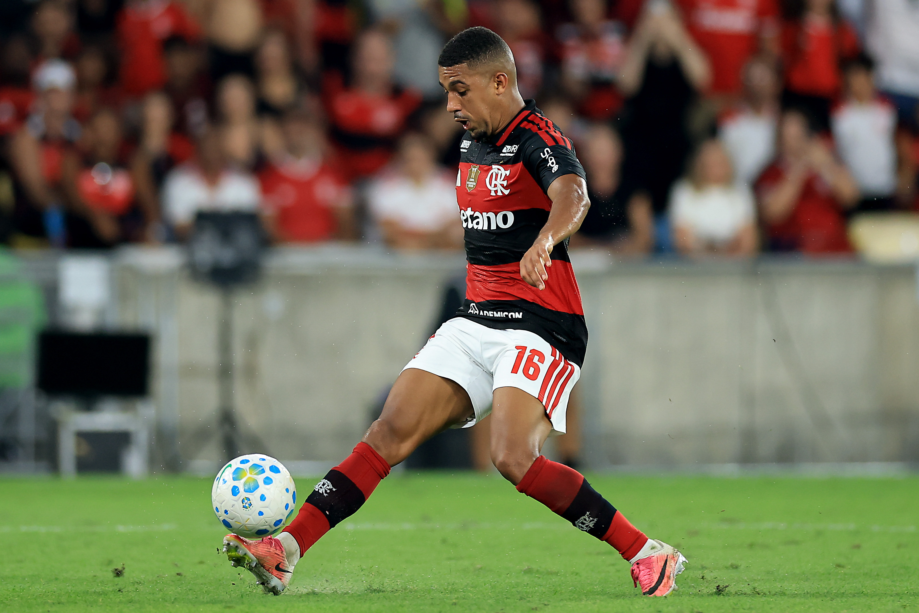 Flamengo rejected €25m Roma offer for Samuel Lino this summer