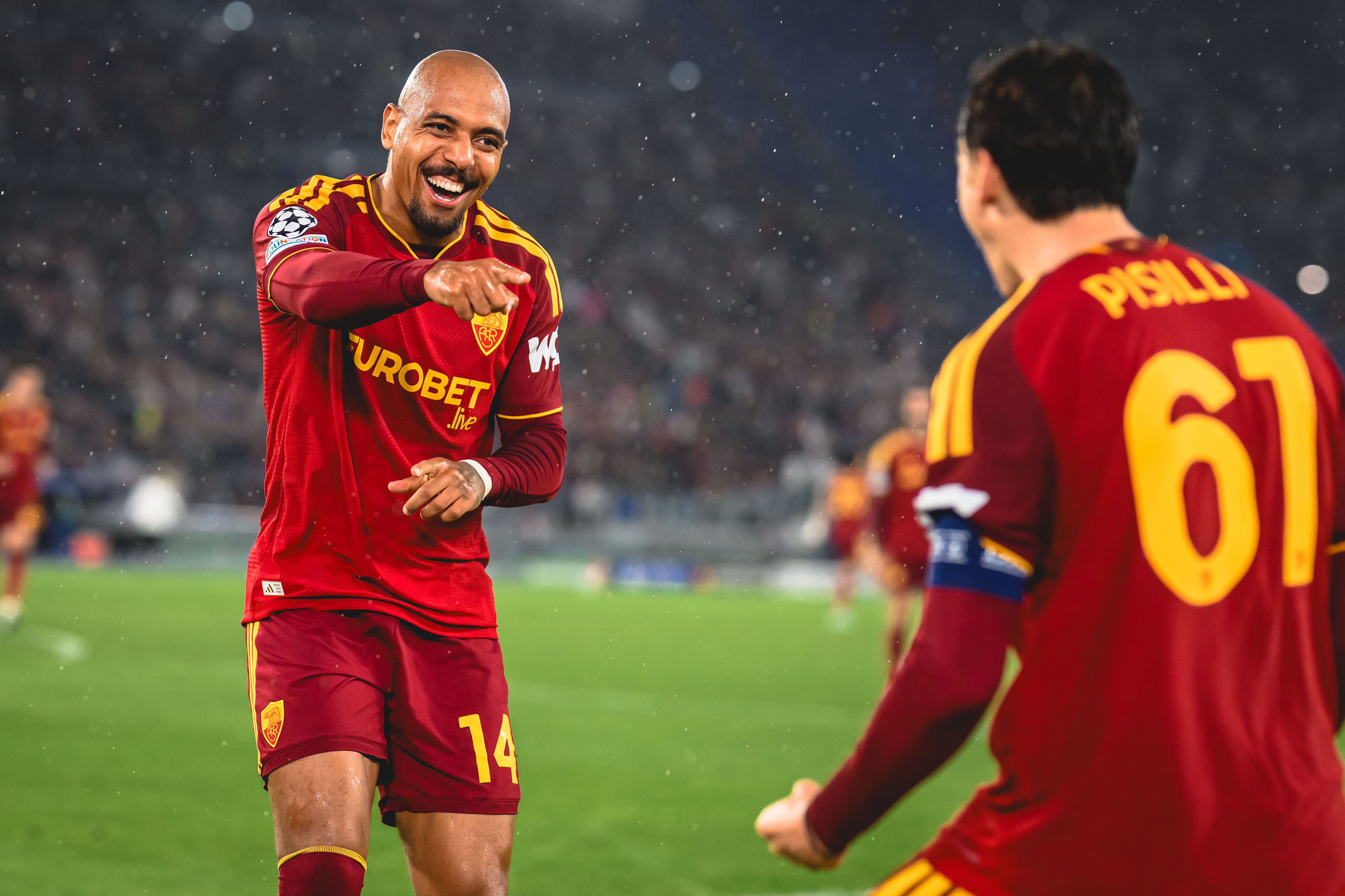 Roma thrash Slovan Bratislava 4-0 for first Champions League win