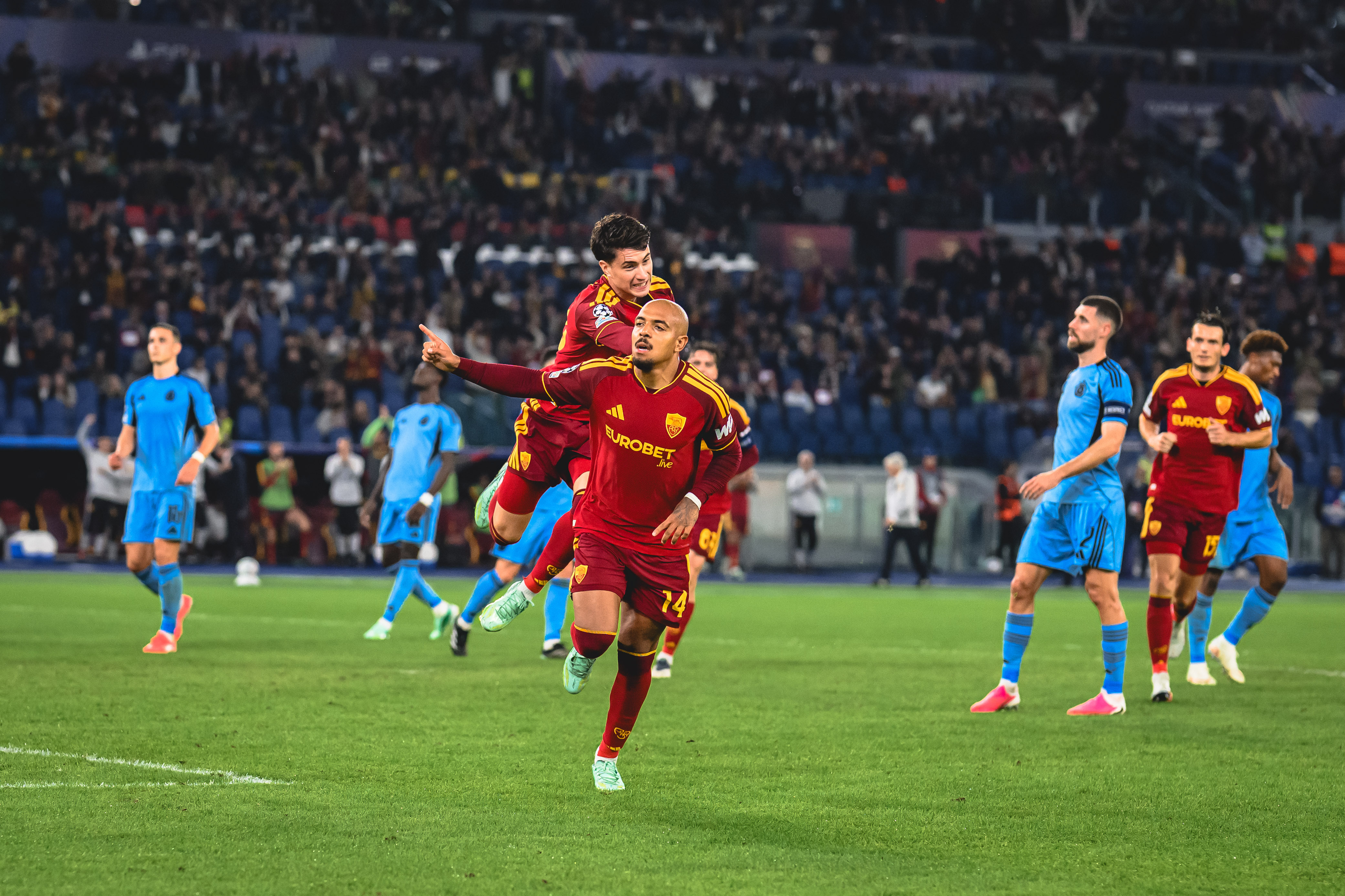 Malen keeps scoring as Roma's Champions League run continues against Slovan
