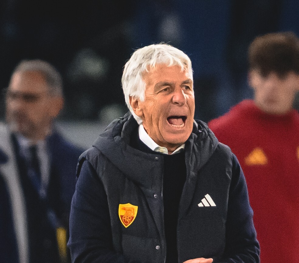 Gasperini throws his jacket to the ground after Mancini error against Cagliari; Mora and Malen decide the win