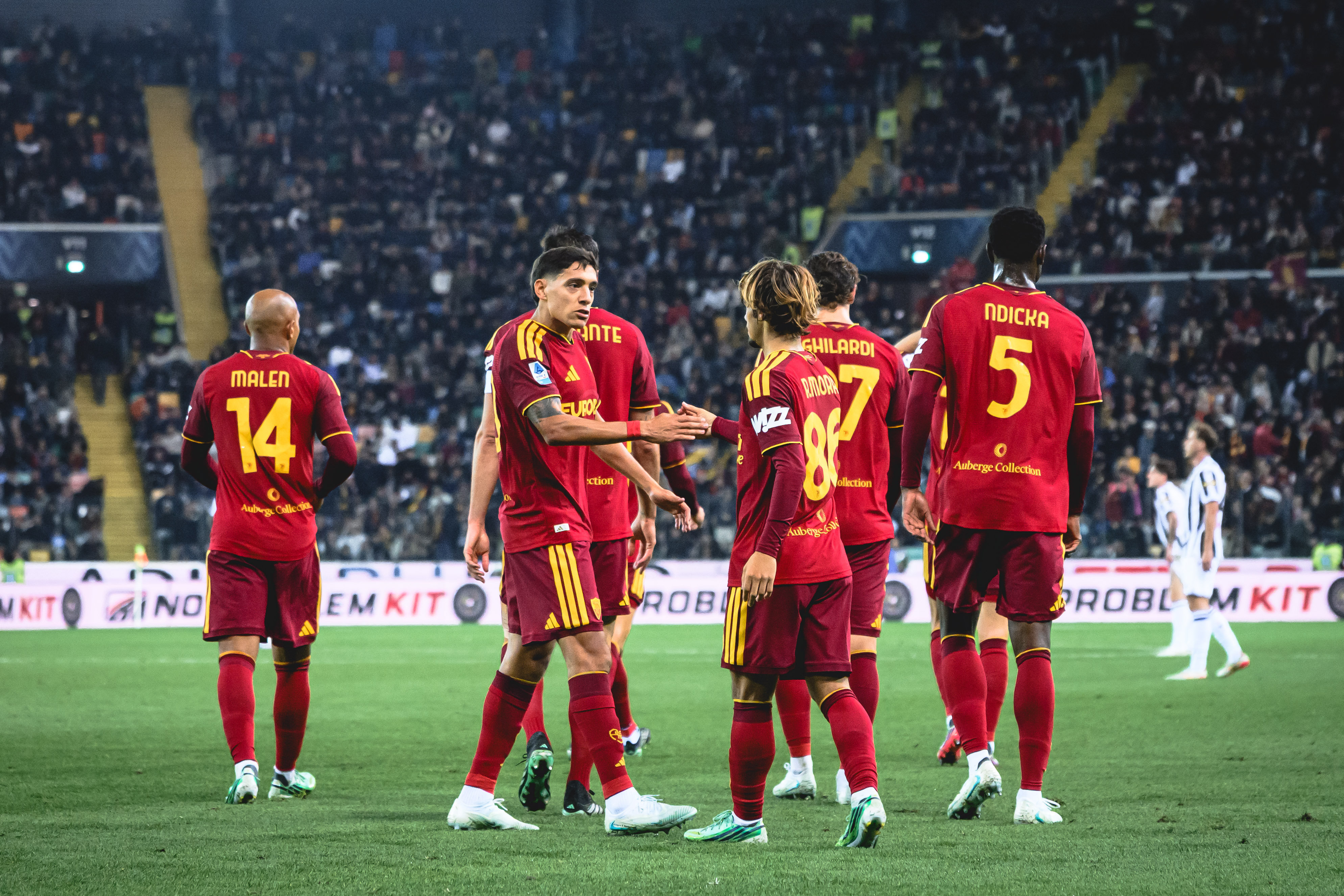 Roma fly to best Serie A start since 2013 after 5-2 win at Udinese