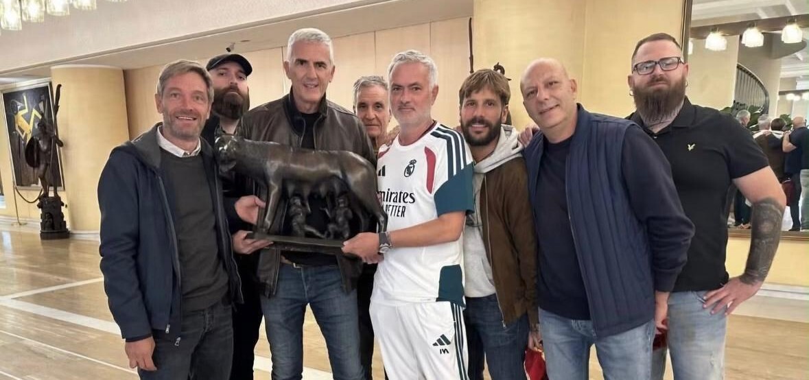 Curva Sud honour Mourinho with bronze she-wolf as Roma recognises him as 'her son'