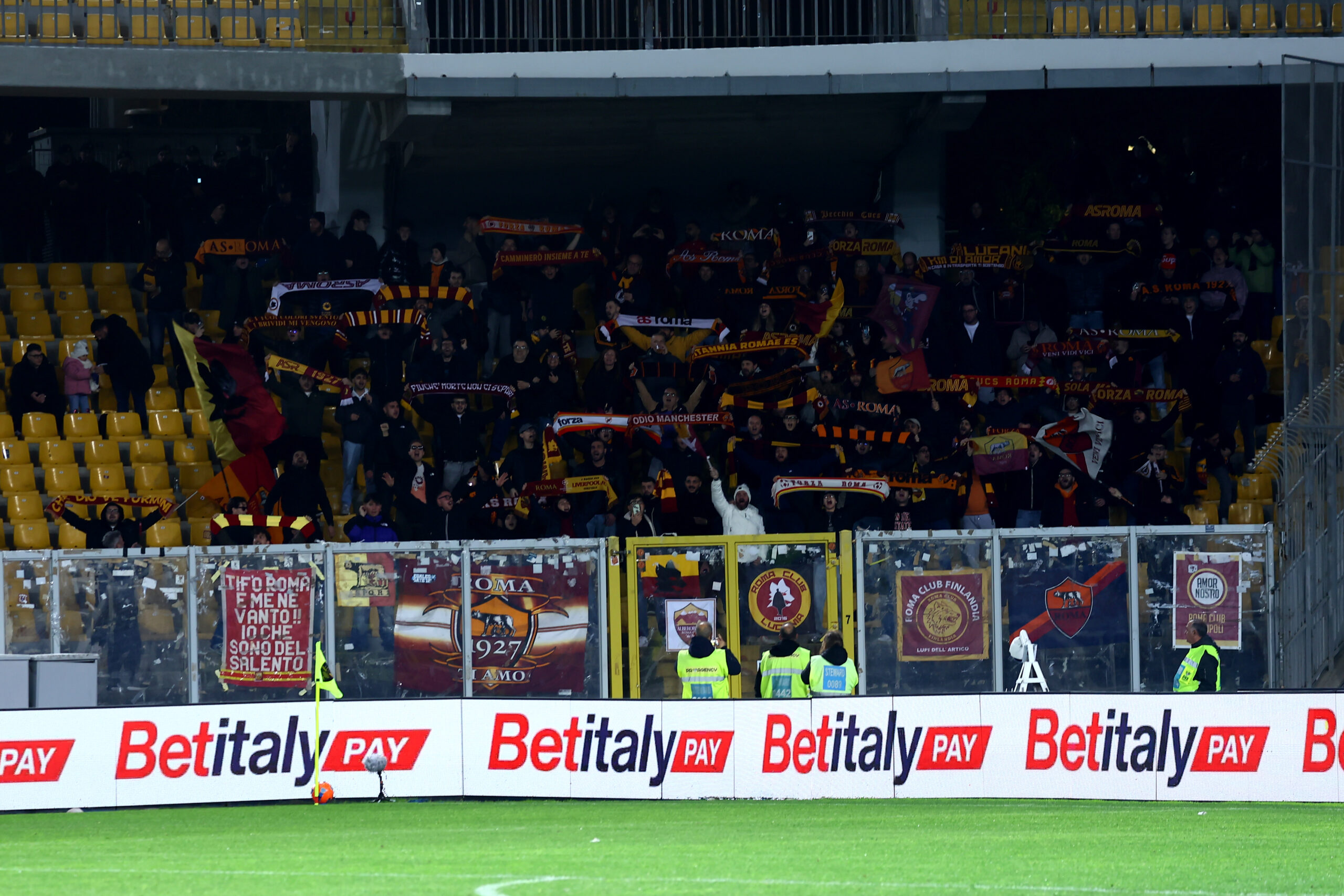 Roma fans banned from Lecce away fixture as visiting section closed