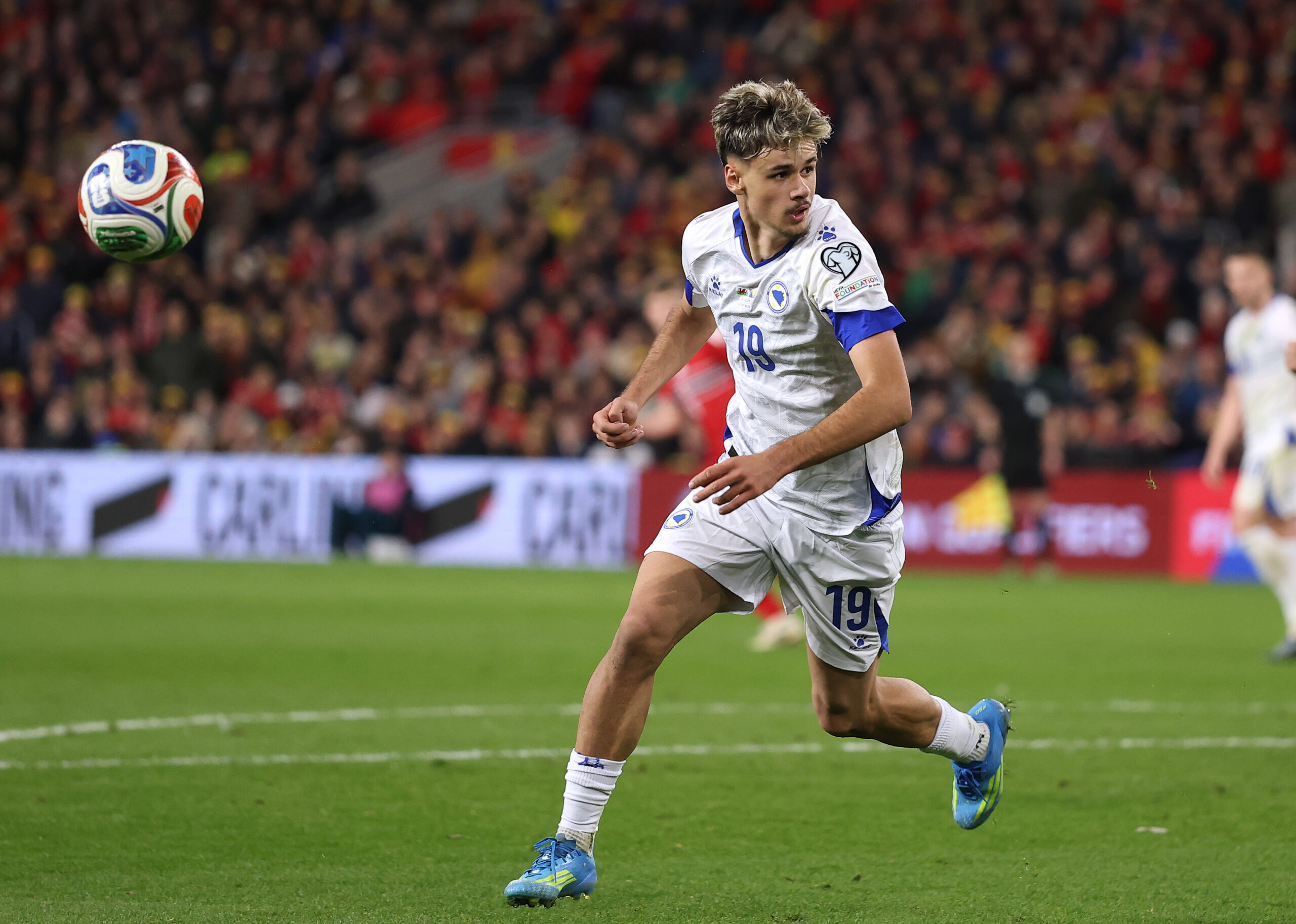 Roma Revive Alajbegovic Chase as Chelsea Enters Battle for Left Winger