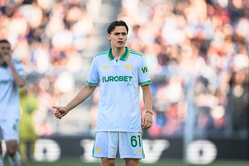 Pisilli Wears Number 21 for Italy Against Greece