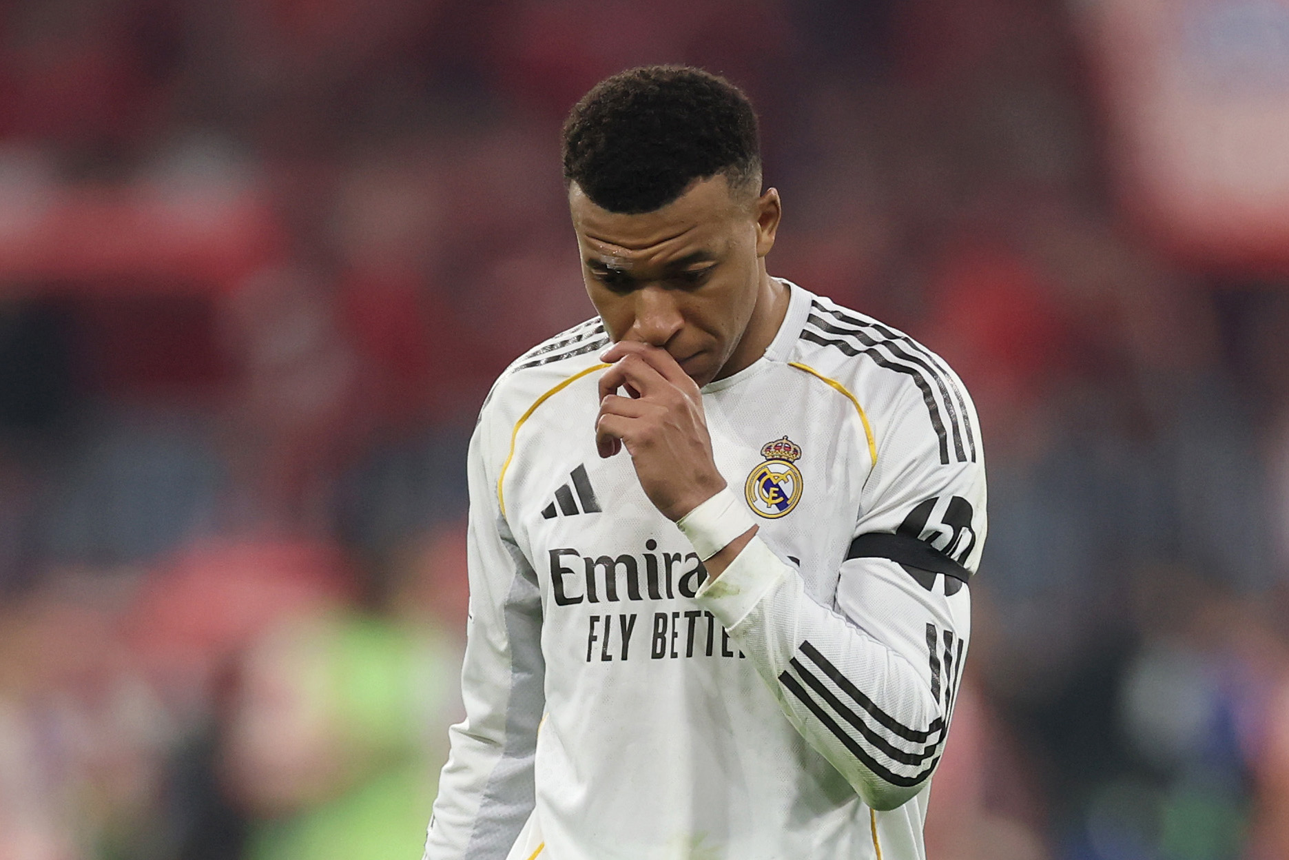 Real Madrid sweating on Mbappé injury ahead of Roma clash