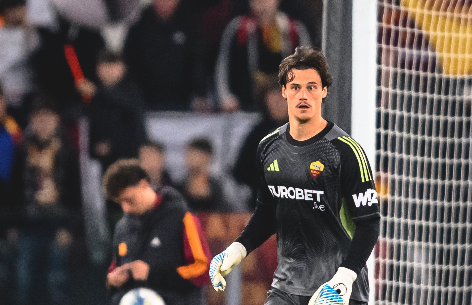 Juventus bid 42 million plus bonuses for Svilar, but Friedkin reject offer
