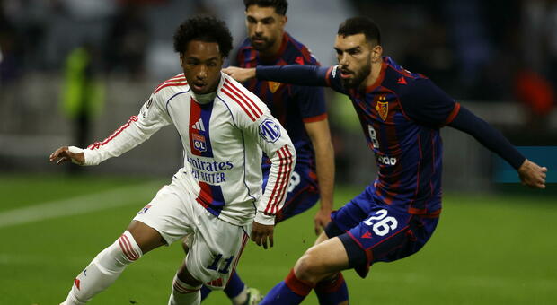 Malick Fofana: Roma target in late pursuit as alternative to Luis Henrique