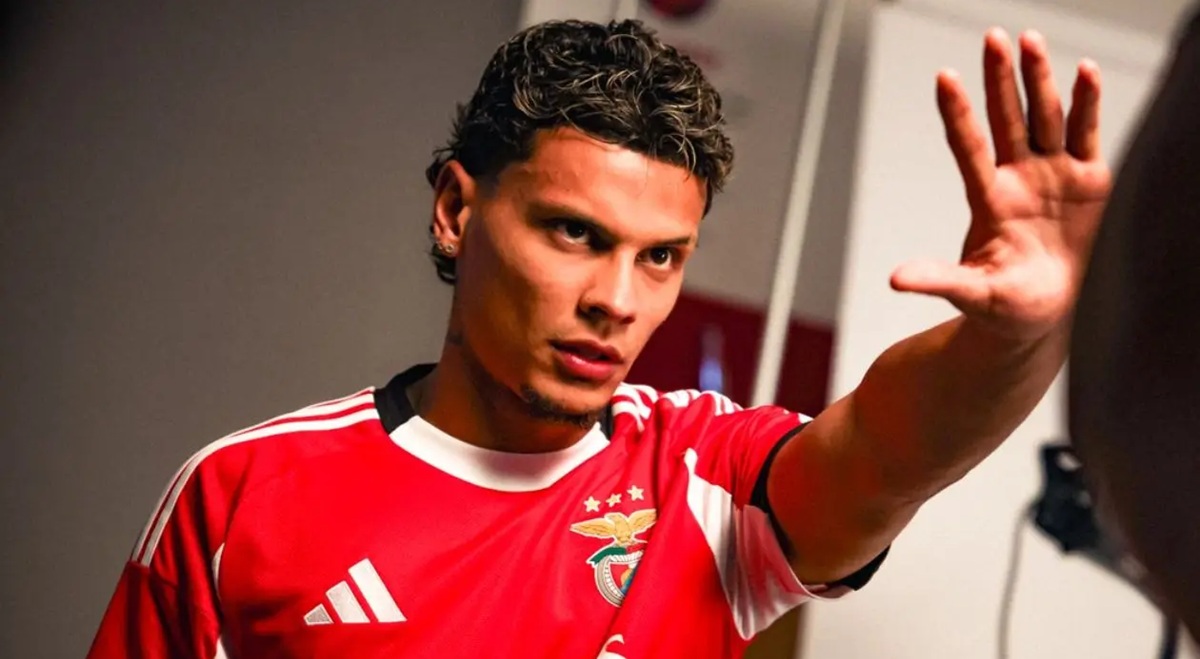 Roma revives pursuit of Benfica's Rios with formal offer