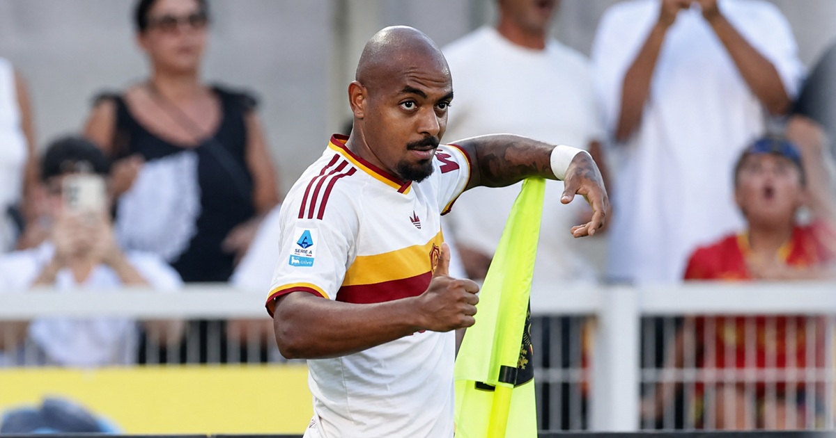 Malen reflects on Lecce performance, targets more goals