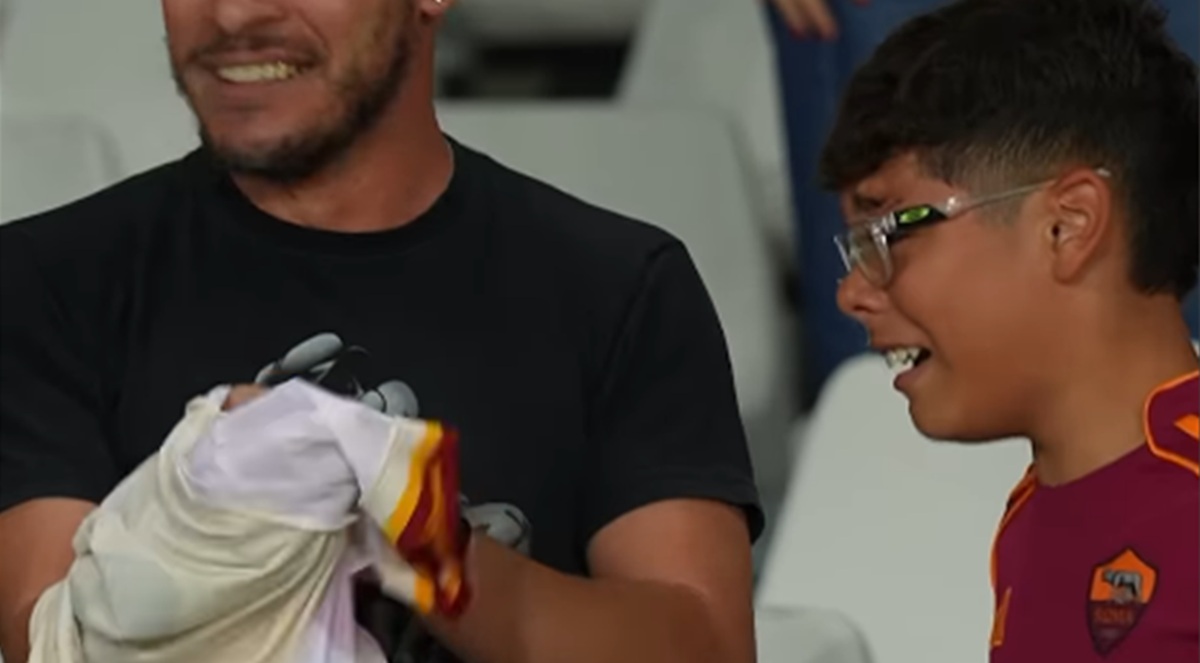 Dybala gifts match shirt to tearful young fan after Roma's win at Torino