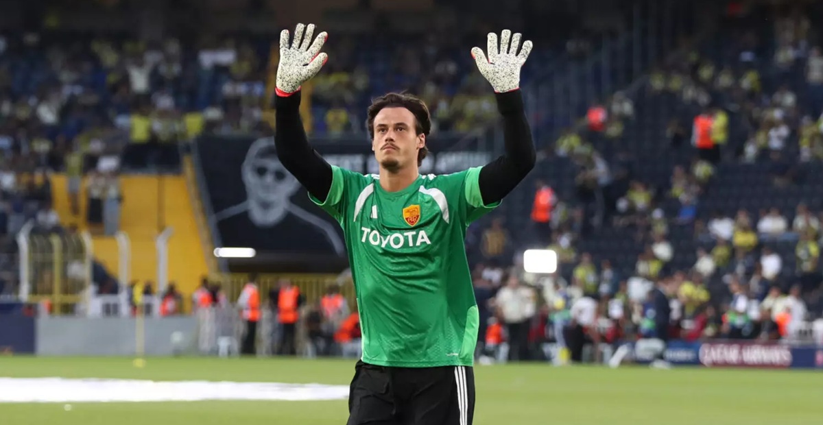 Svilar: mental game is my real enemy, never spoke to Juventus, De Rossi changed my life