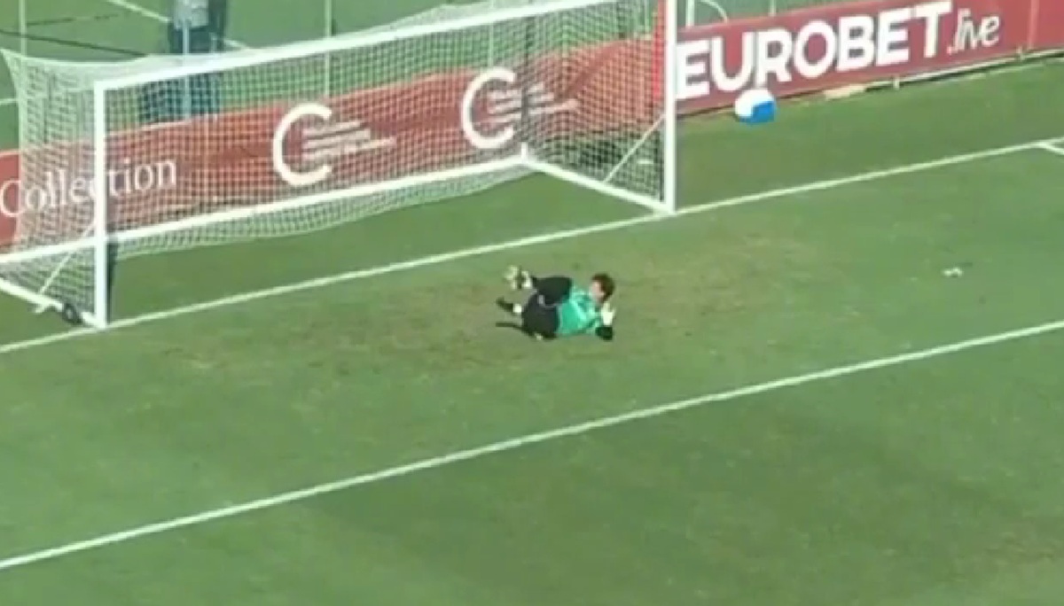 Svilar suffers fractured toe in training as Roma releases injury footage