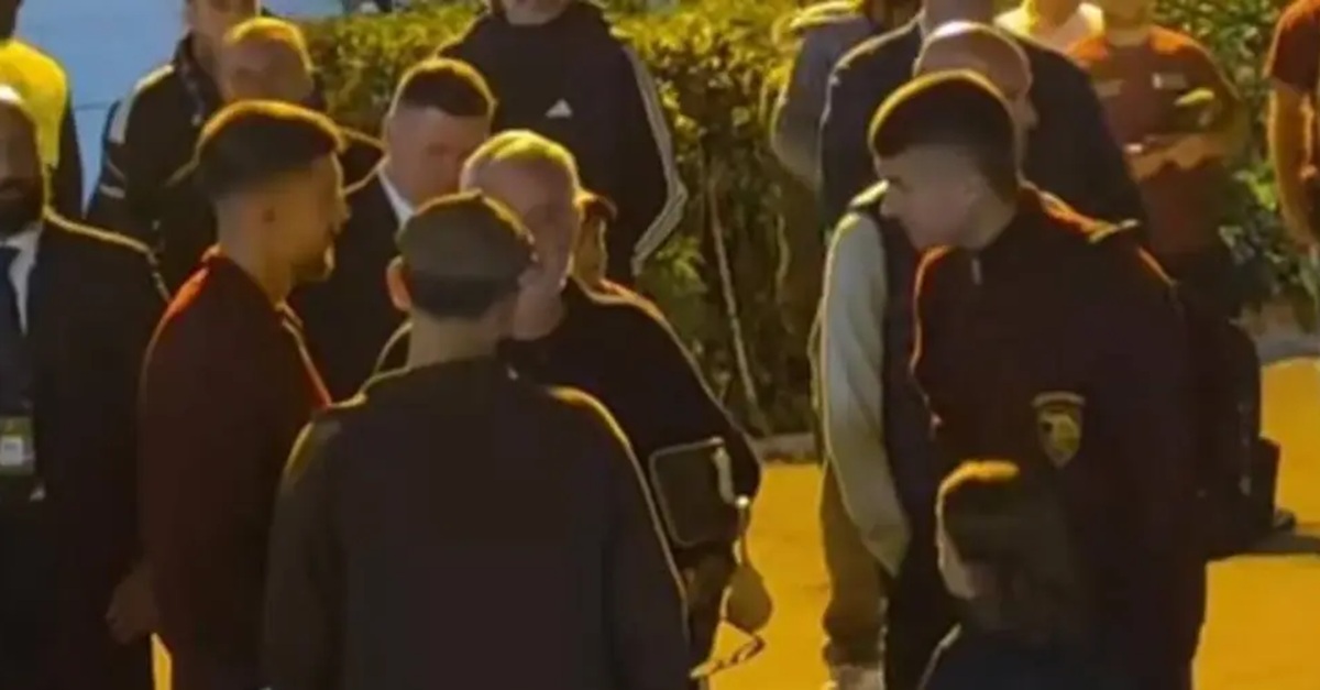 Flash Roma: Mourinho meets former players after Real Madrid draw