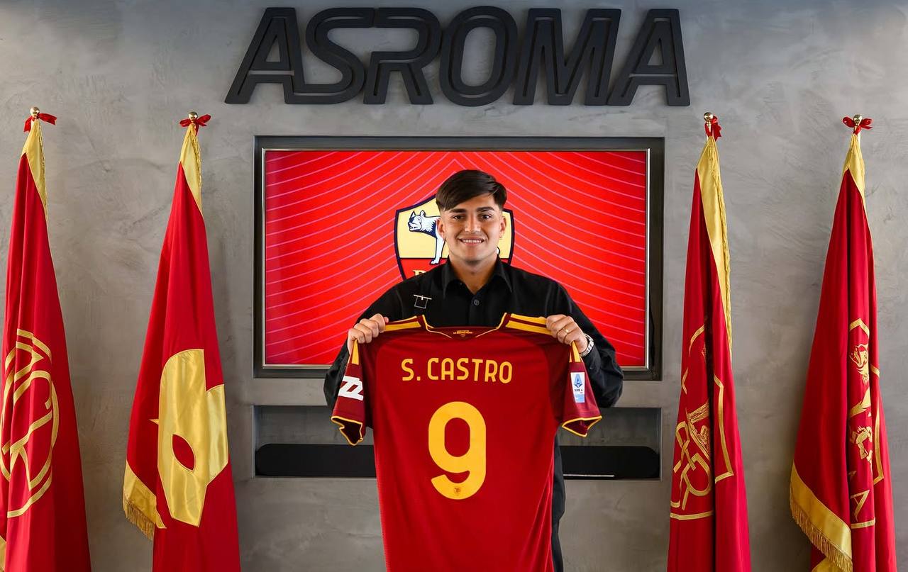 Santiago Castro joins Roma as new number 9 from Bologna