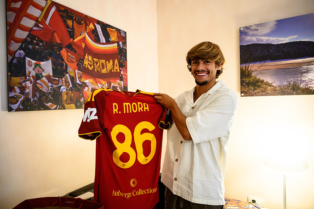 Rodrigo Mora Arrives at Roma