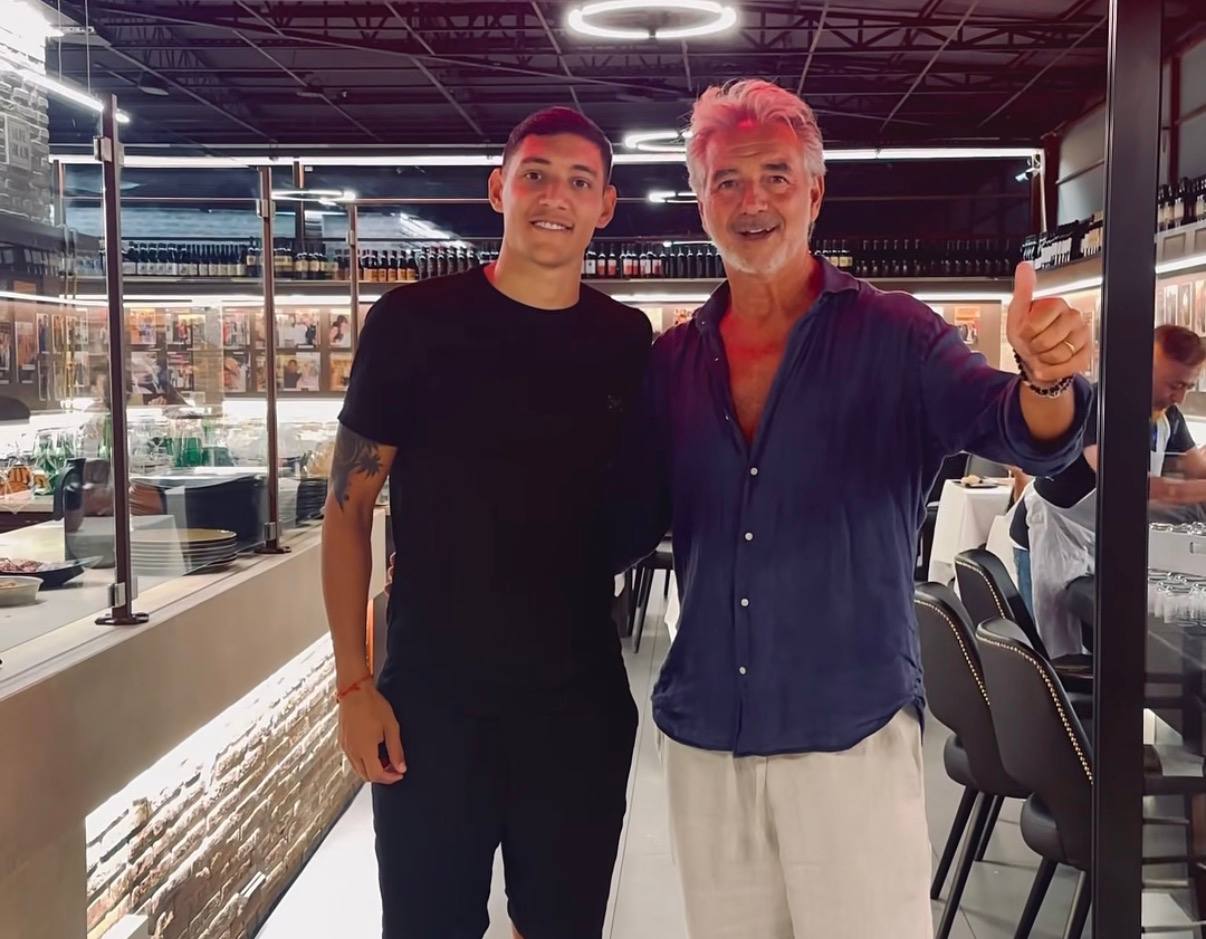 Molina enjoys dinner at Roman restaurant