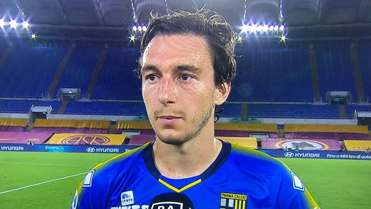 Roma pursue free agent Darmian as defensive reinforcement